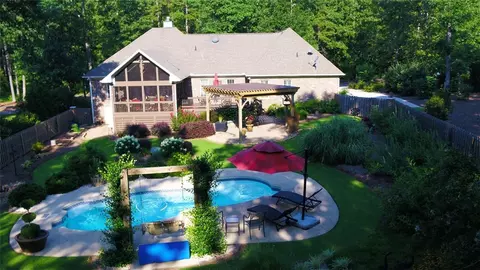 1424 Stillwater Dr, Seneca, SC 29672 photo 1