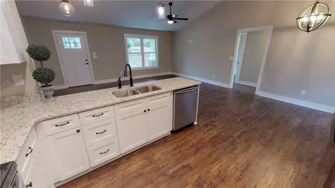 102 Parkview Dr, Walhalla, SC 29691 photo 4