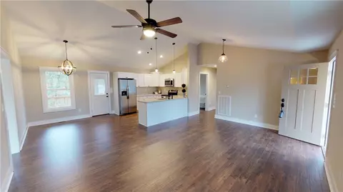 102 Parkview Dr, Walhalla, SC 29691 photo 3