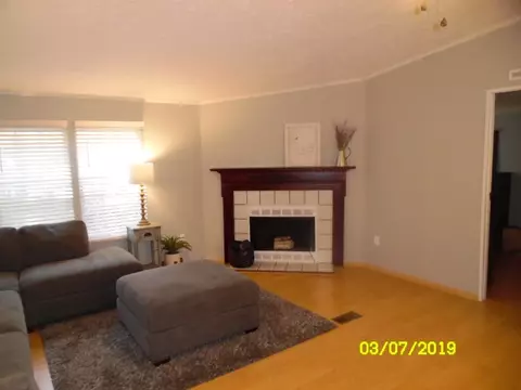 208 Chantilly Cir, Starr, SC 29684 photo 3