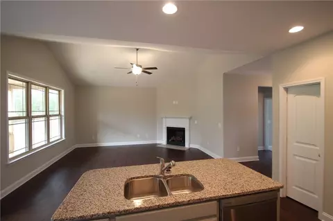 356 S Stonegate Dr, Seneca, SC 29678 photo 9