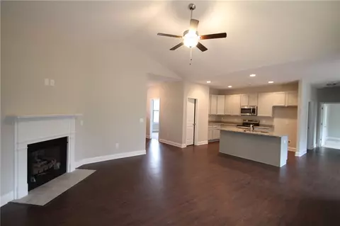 356 S Stonegate Dr, Seneca, SC 29678 photo 3