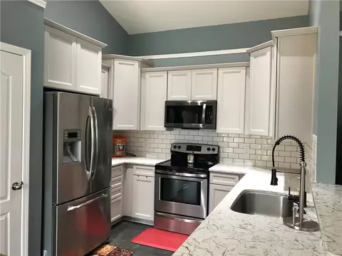 93 Caledonia Dr, Easley, SC 29642 photo 3