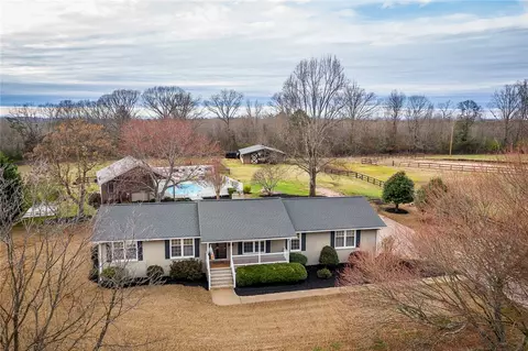 901 Stringer Rd, Belton, SC 29627 photo 4