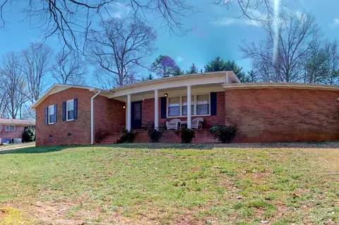 415 Woods St, Central, SC 29630 photo 1