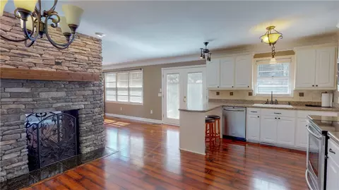 415 Woods St, Central, SC 29630 photo 6