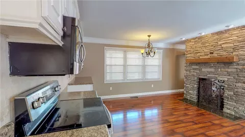 415 Woods St, Central, SC 29630 photo 3