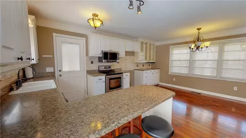 415 Woods St, Central, SC 29630 photo 5