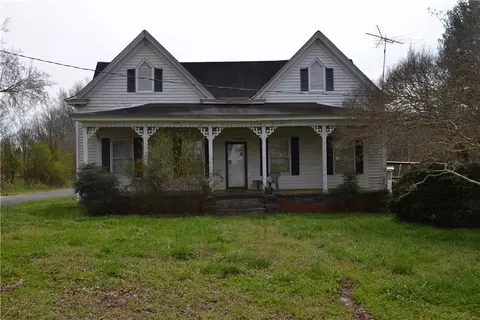 305 E Main St, Lowndesville, SC 29659 photo 1