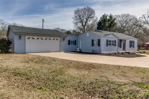 411 S Elm St, Pendleton, SC 29670 photo 1