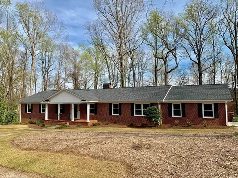200 Sweetheart Nook, Pendleton, SC 29670 photo 1