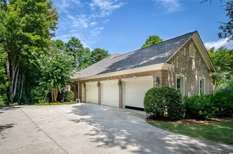 428 E Waterside Dr, Seneca, SC 29672 photo 4