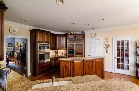 428 E Waterside Dr, Seneca, SC 29672 photo 10