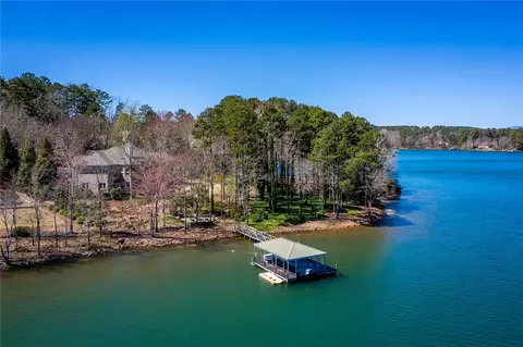 428 E Waterside Dr, Seneca, SC 29672 photo 1