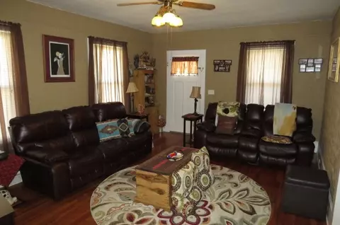 110 S 4th St, Easley, SC 29641 photo 5