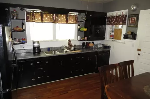 110 S 4th St, Easley, SC 29641 photo 7