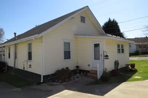 110 S 4th St, Easley, SC 29641 photo 17