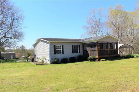 331 Beechnut Ln, Walhalla, SC 29691 photo 2