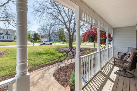 113 Sun Chase Dr, Easley, SC 29642 photo 4
