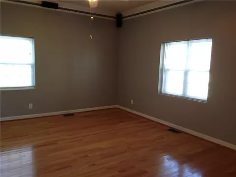 402 E 2nd Ave, Easley, SC 29640 photo 14