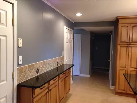 402 E 2nd Ave, Easley, SC 29640 photo 10