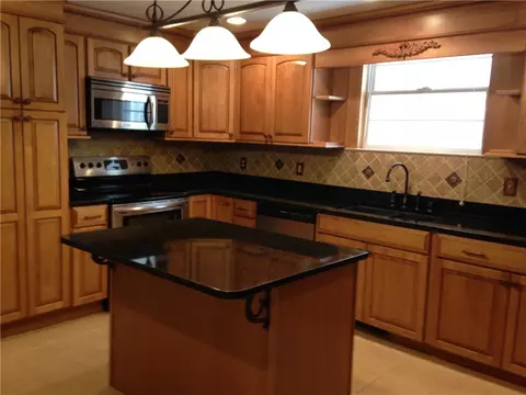 402 E 2nd Ave, Easley, SC 29640 photo 8