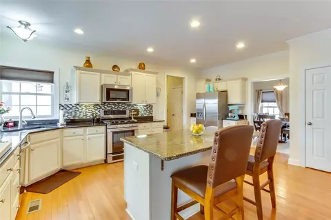 105 Johnathon Ln, Easley, SC 29640 photo 14