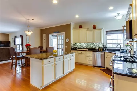 105 Johnathon Ln, Easley, SC 29640 photo 12