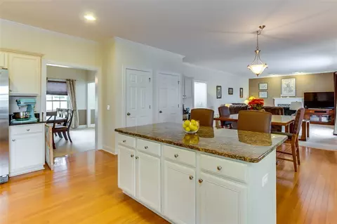 105 Johnathon Ln, Easley, SC 29640 photo 13