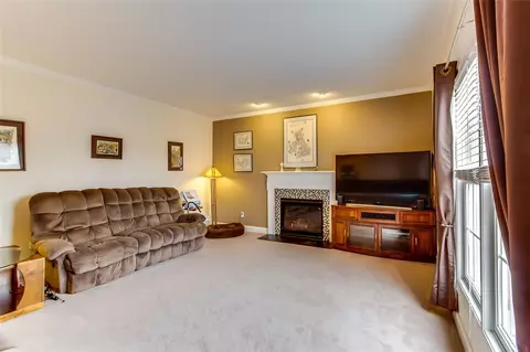 105 Johnathon Ln, Easley, SC 29640 photo 6