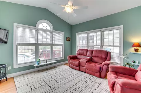 105 Johnathon Ln, Easley, SC 29640 photo 15