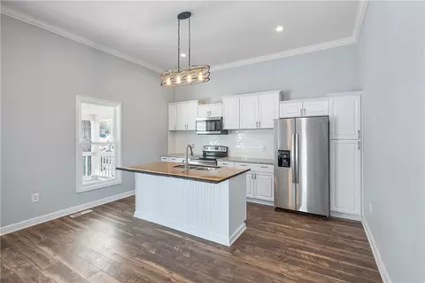 14 Brock Ave, Honea Path, SC 29654 photo 4