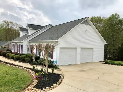 132 Daniel Dr, Easley, SC 29642 photo 4