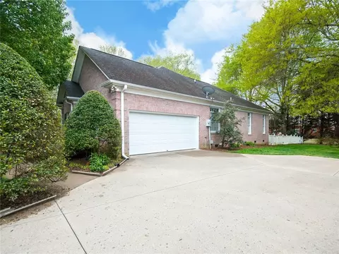 545 Brighton Cir, Easley, SC 29642 photo 26
