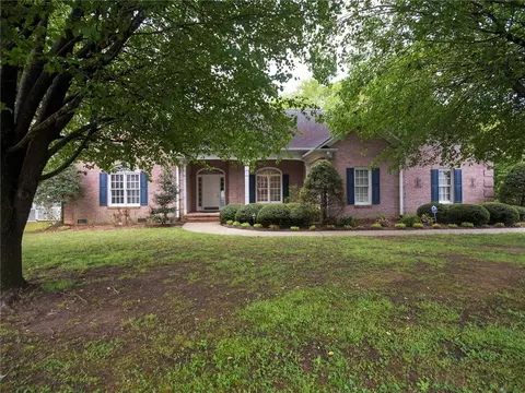 545 Brighton Cir, Easley, SC 29642 photo 1