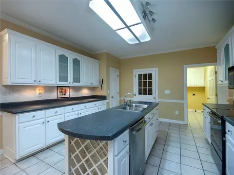 545 Brighton Cir, Easley, SC 29642 photo 10