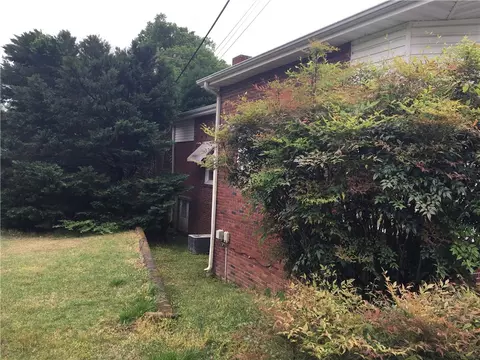 109 W Greer St, Honea Path, SC 29654 photo 5