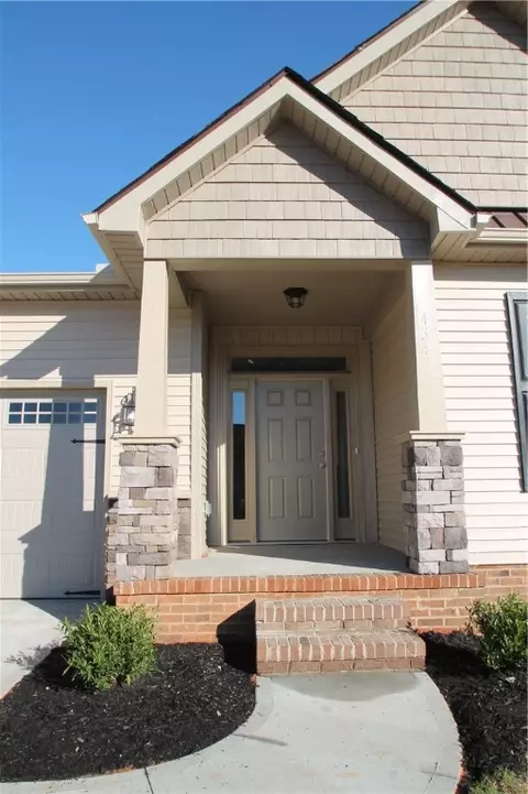 434 Copperstone Dr, Seneca, SC 29678 photo 2