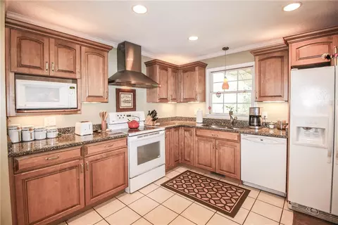 407 E Sunsetstrip Dr, Seneca, SC 29672 photo 11