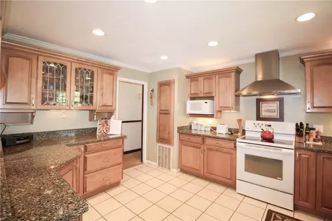 407 E Sunsetstrip Dr, Seneca, SC 29672 photo 10