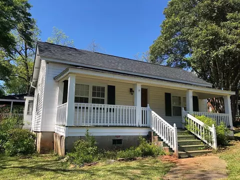 605 Gaines St, Central, SC 29630 photo 2