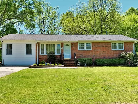 112 Summit Dr, Easley, SC 29640 photo 1