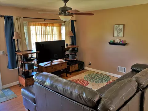112 Summit Dr, Easley, SC 29640 photo 5