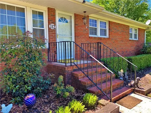 112 Summit Dr, Easley, SC 29640 photo 3