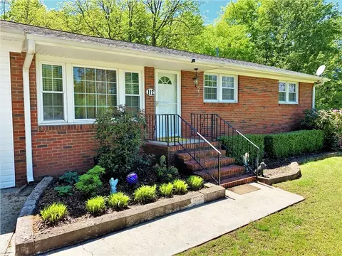 112 Summit Dr, Easley, SC 29640 photo 2