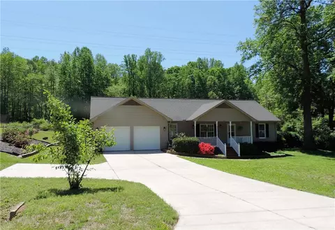 302 Maple Ave, Seneca, SC 29678 photo 3