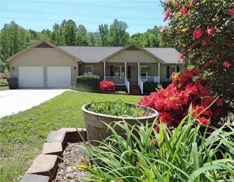 302 Maple Ave, Seneca, SC 29678 photo 2