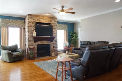 499 Hendricks Rd, Easley, SC 29642 photo 3