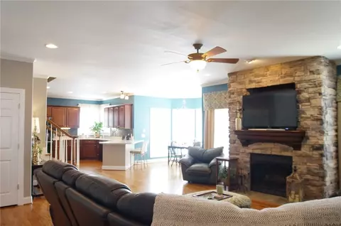 499 Hendricks Rd, Easley, SC 29642 photo 4