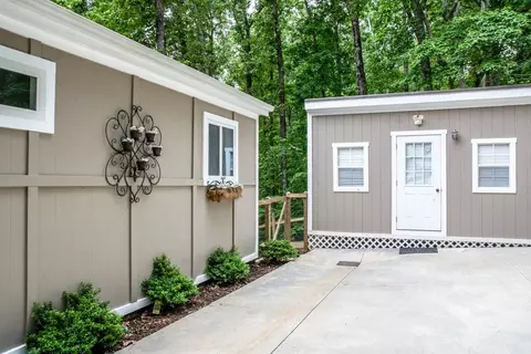 323 Holly Dr, Westminster, SC 29693 photo 2